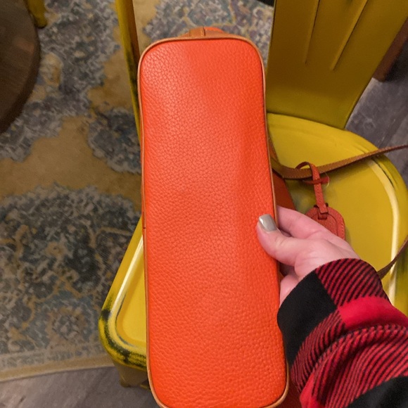 Orange/red Dooney and Bourke tote in good condition pebble leather - Picture 3 of 12